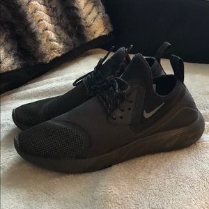 Nike LunarCharge sneakers -Men’s SZ 10; Women’s SZ 11.5